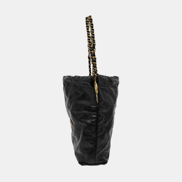 CHANEL 22 Small Quilted Calfskin Black