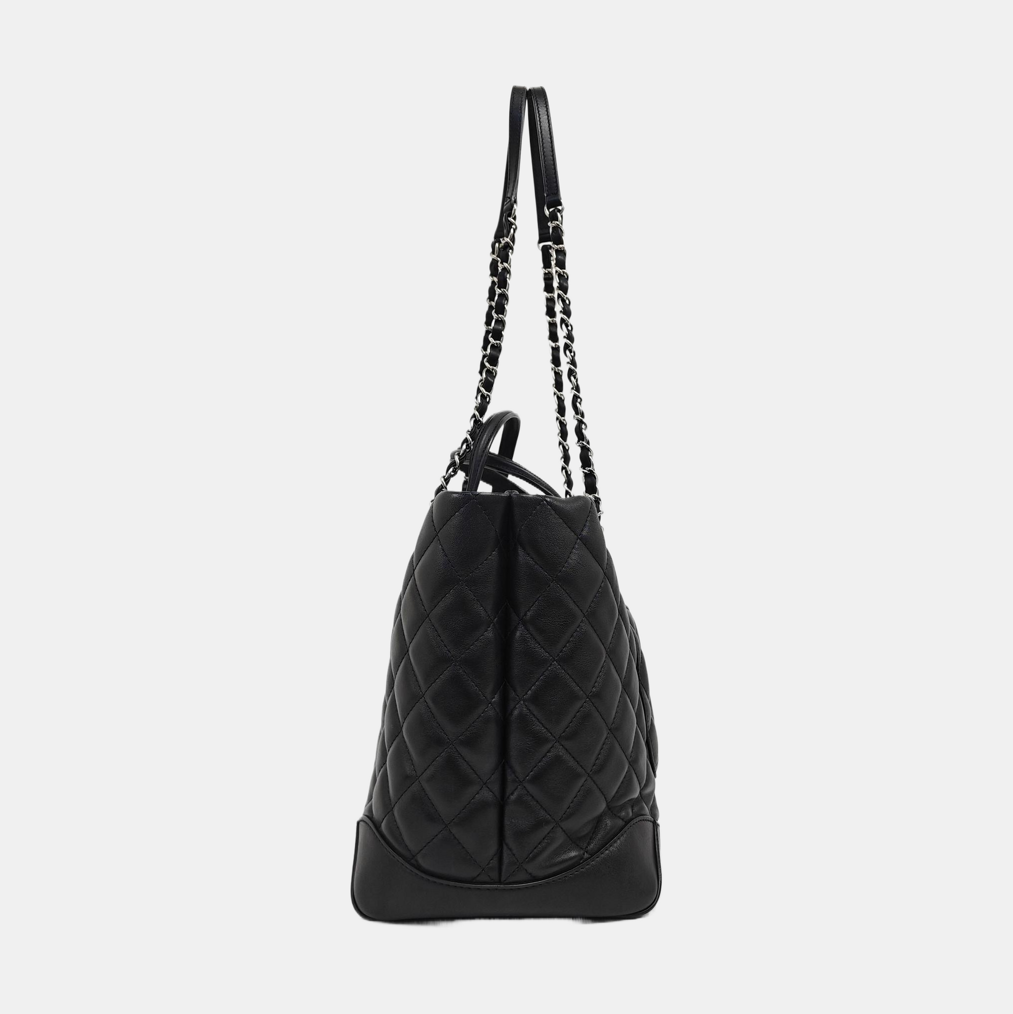 EASY SHOPPING Large Quilted Calfskin Black