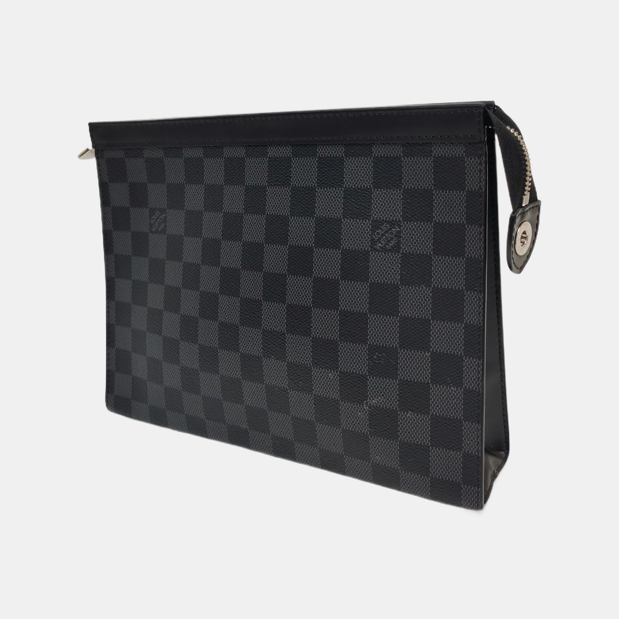 Pochette Voyag MM Damier Graphite Coated Canvas Gray