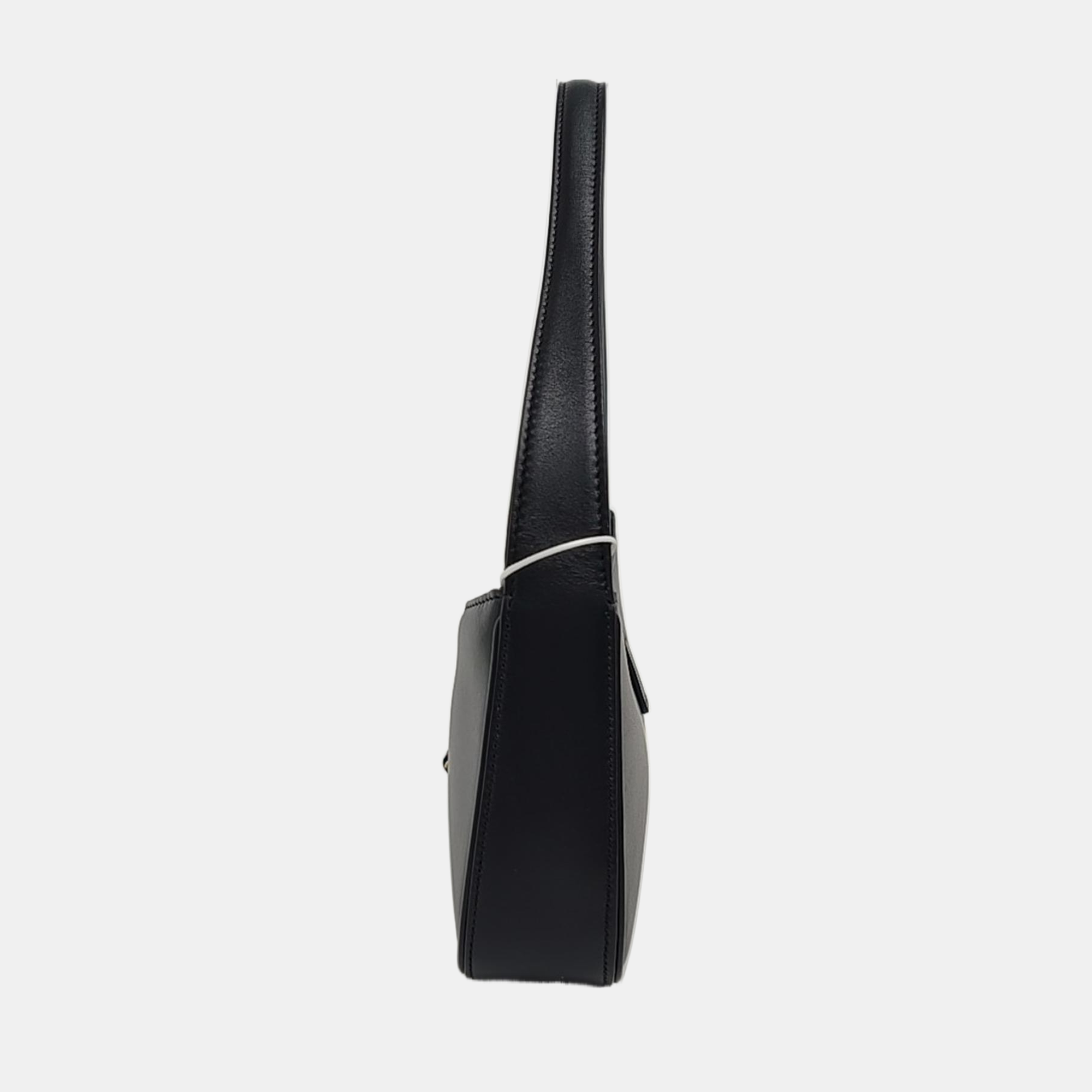 Authenticated pre-owned  LE 5 À 7 Calfskin Black - Shoulder Bag at Looply