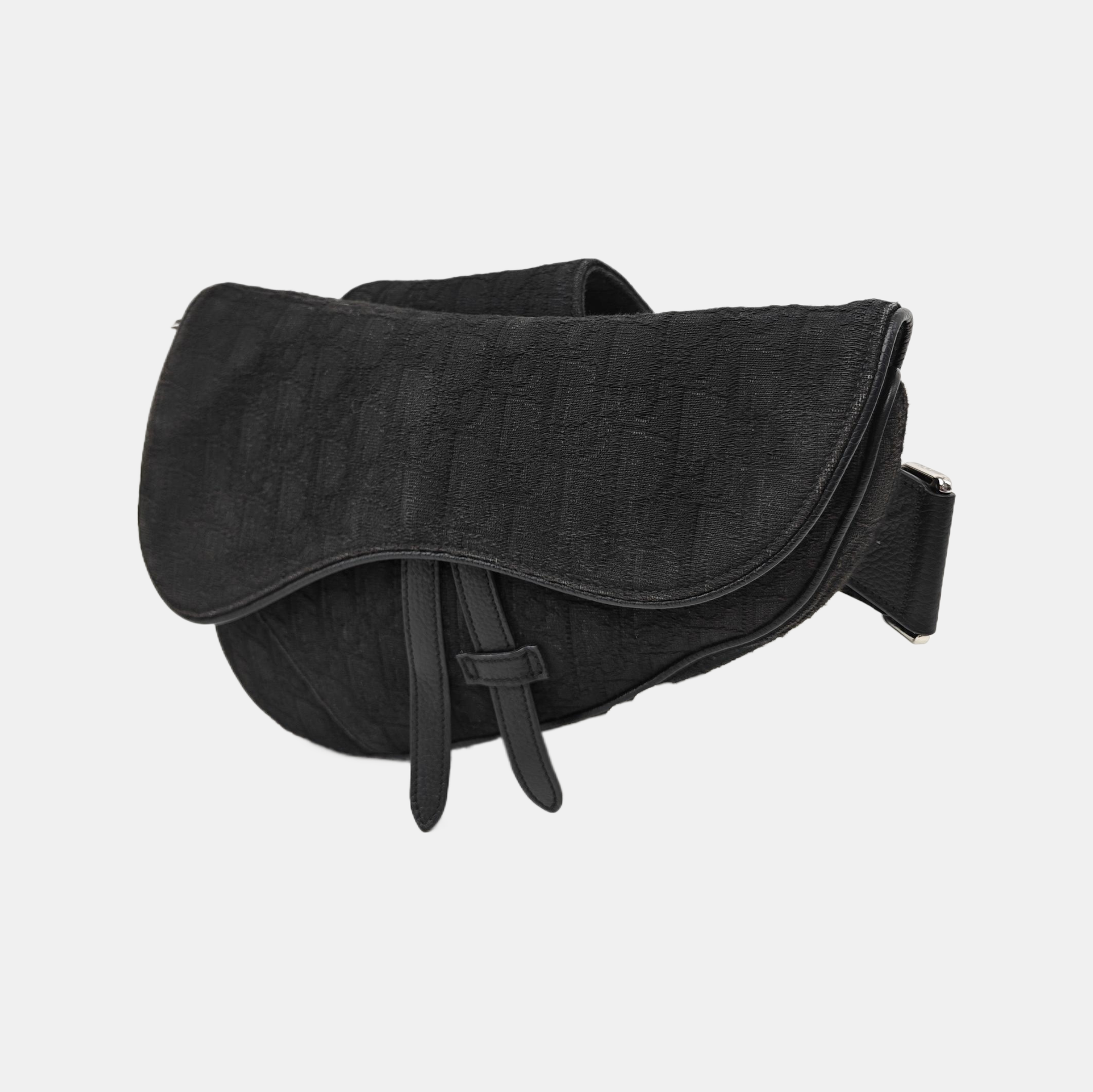 Saddle Medium Oblique Canvas Black