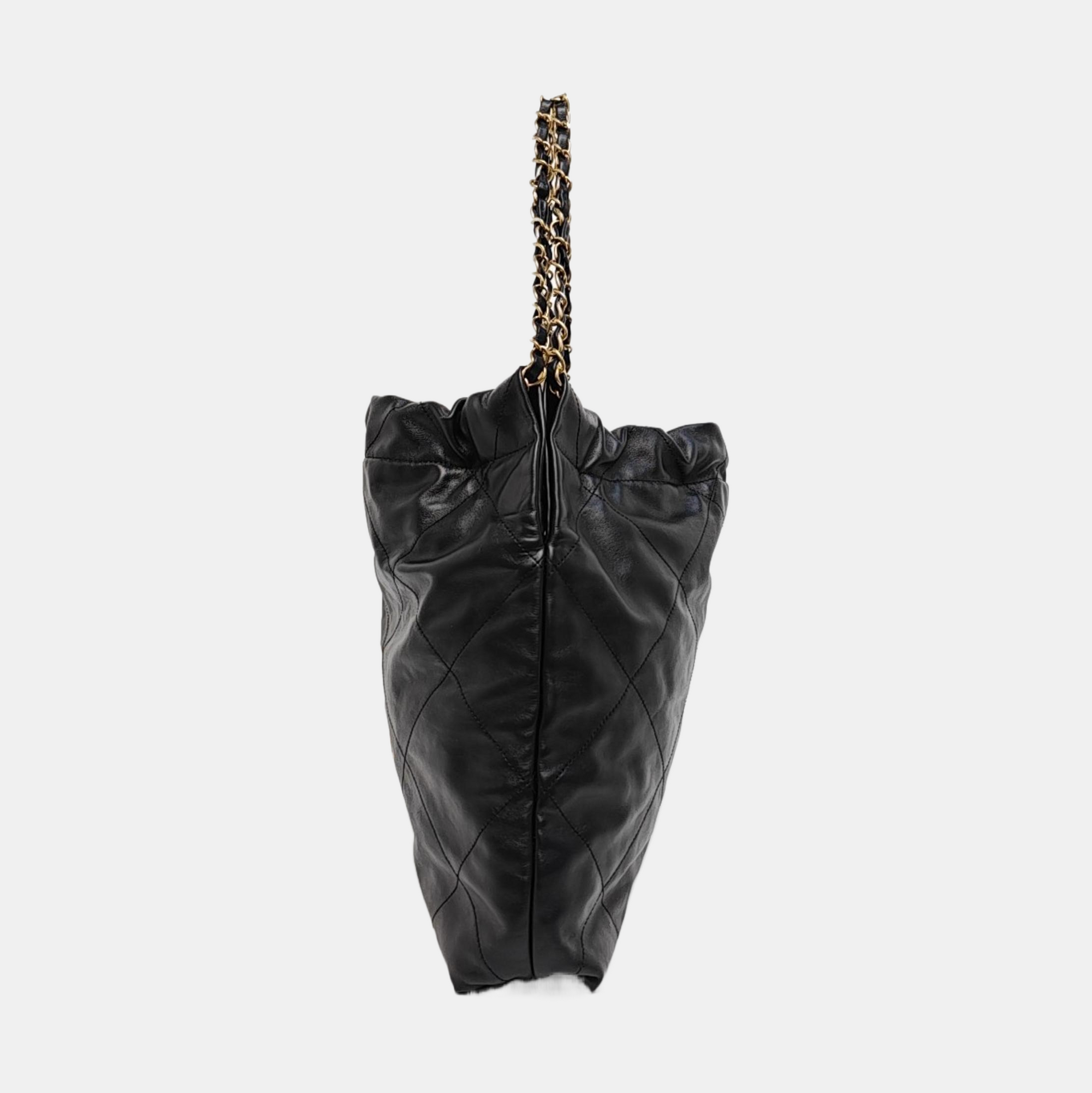 CHANEL 22 Medium Quilted Calfskin Black
