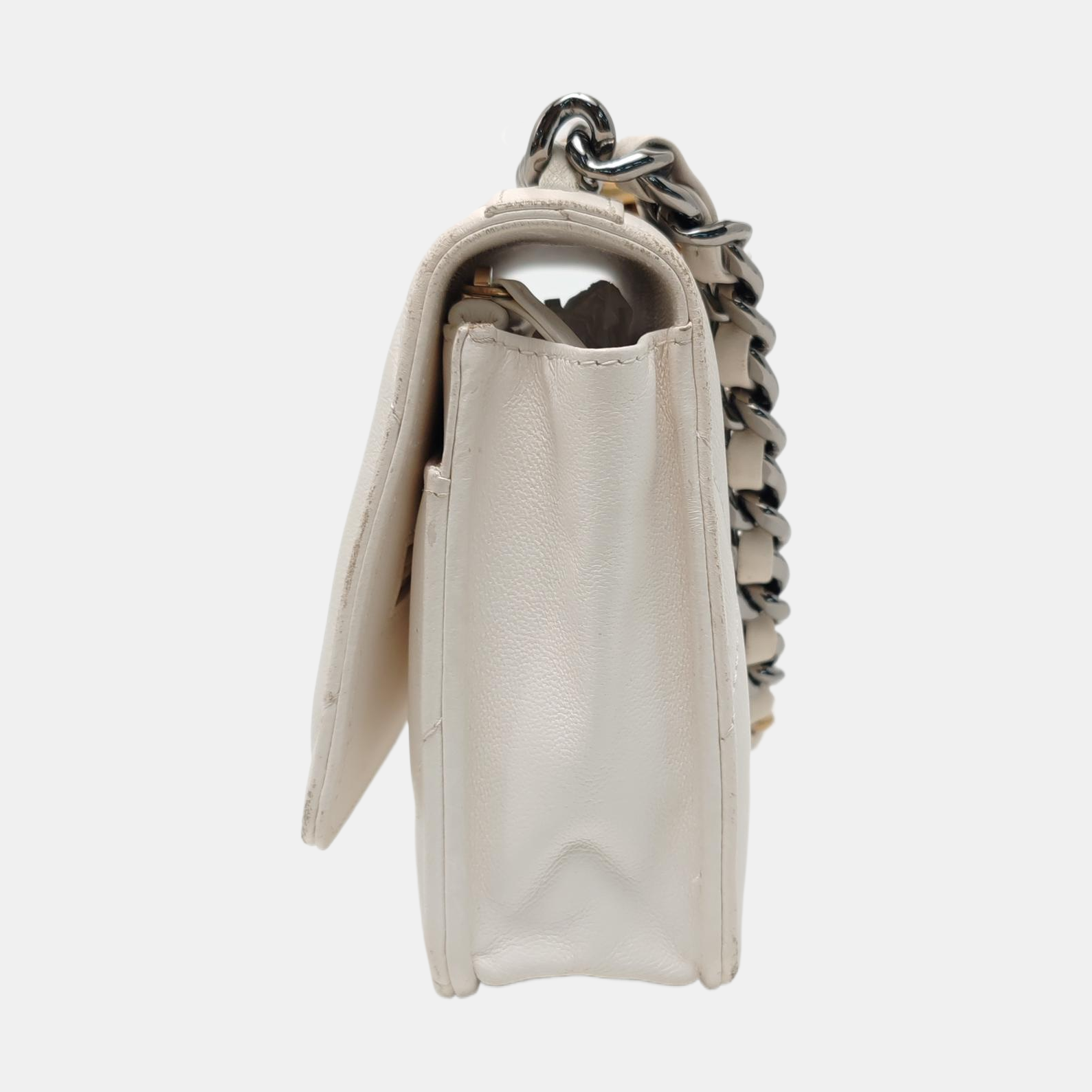 CHANEL 19 Piel de Cordero Acolchada Blanca