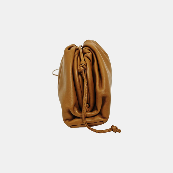 The Pouch Mini Piel de Becerro Marrón