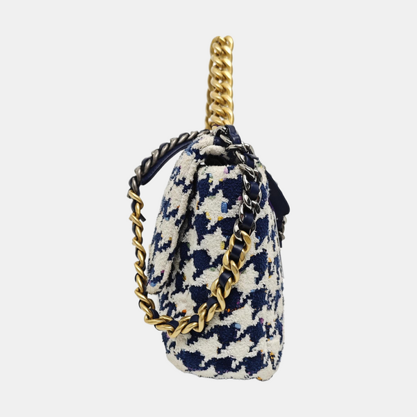 CHANEL 19 Large Quilted Fabric White