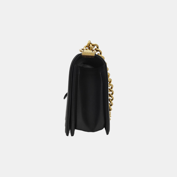 BOY CHANEL Medium Quilted Calfskin Black
