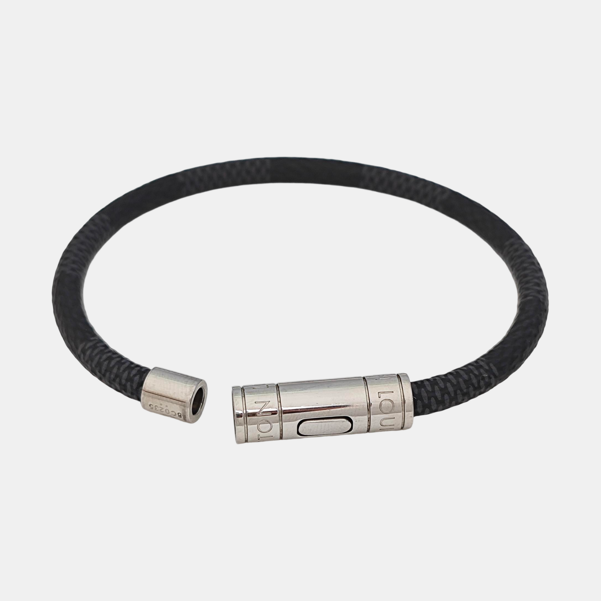 KEEP IT Metal Black Bangle