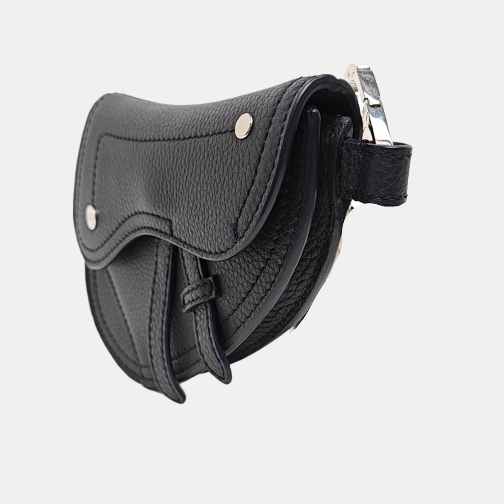 Authenticated pre-owned  Saddle Calfskin Blue - Clutch at Looply