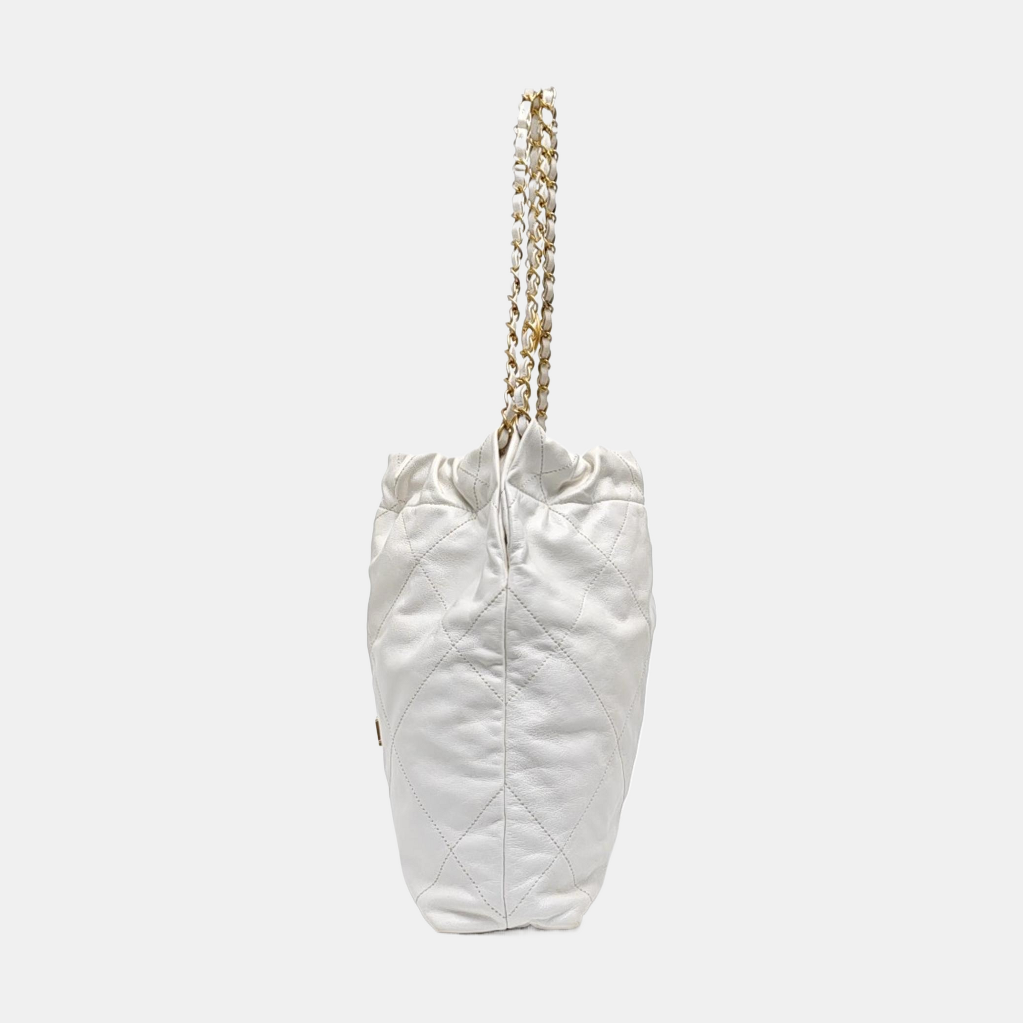CHANEL 22 Small Quilted Calfskin White