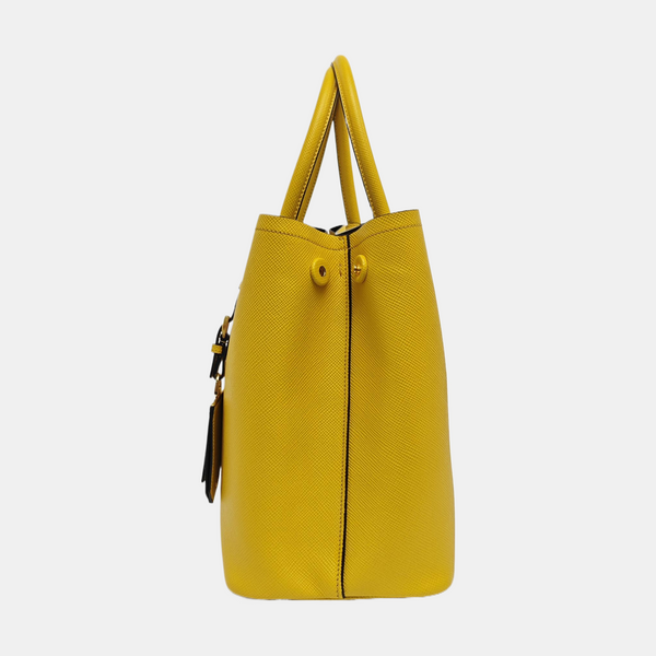 Doble Saffiano Mediano Piel de Becerro Amarillo