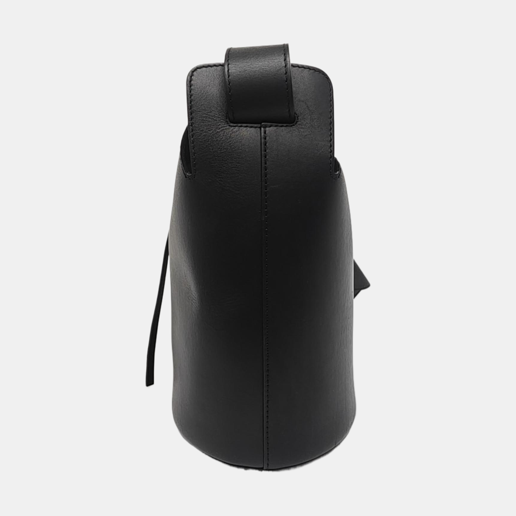 The Bucket Calfskin Black
