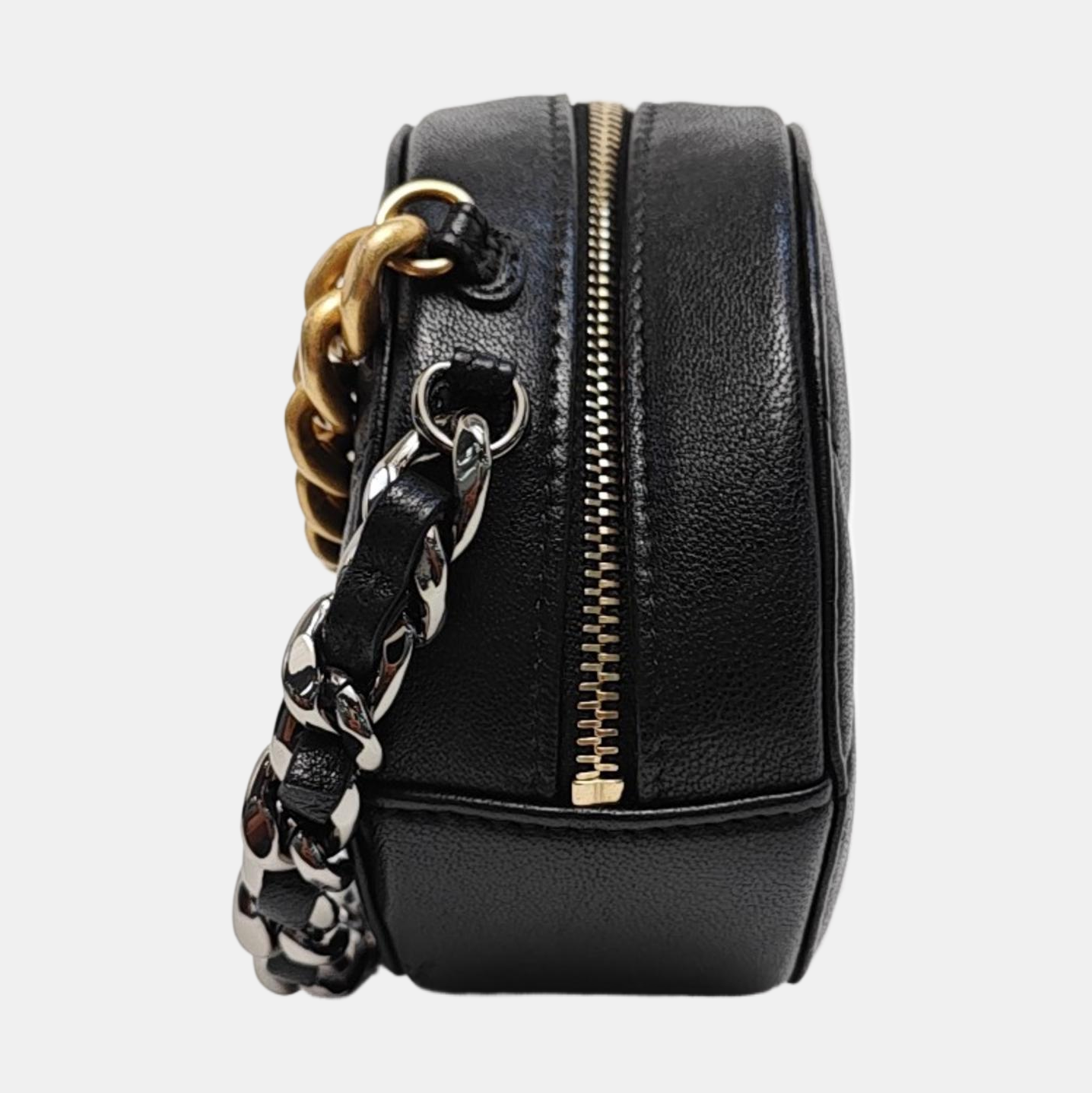 Authenticated pre-owned  CHANEL 19 Quilted Lambskin Black - Shoulder Bag at Looply