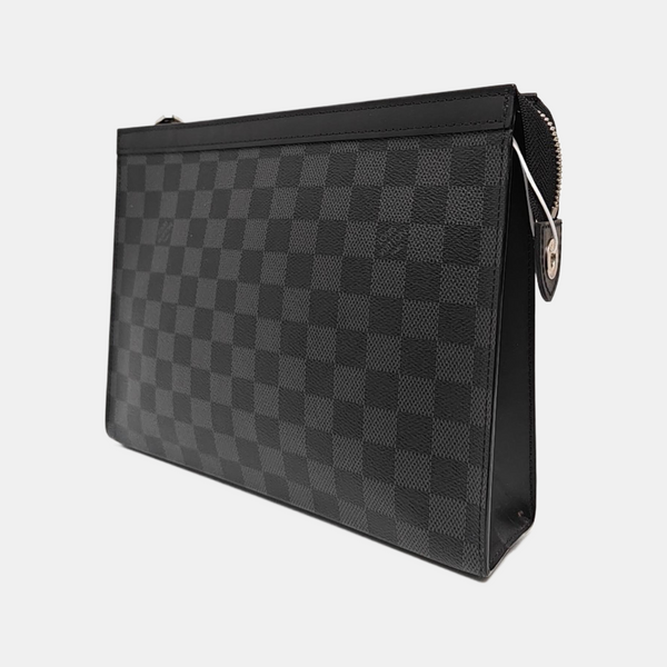 Pochette Voyag MM Damier Graphite Coated Canvas Gray
