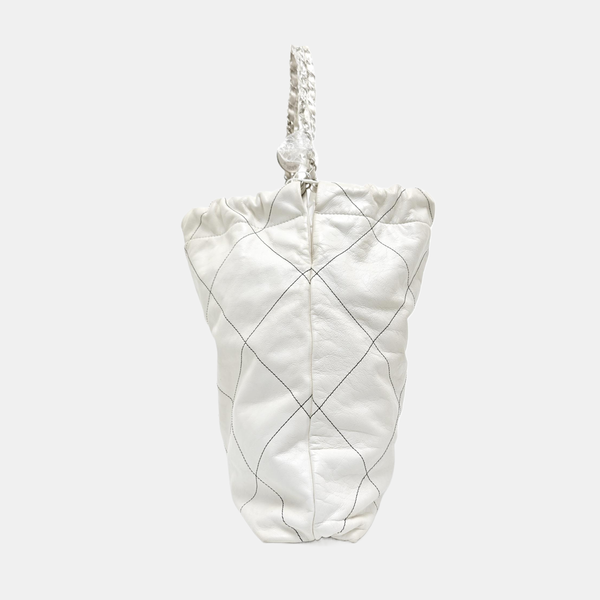 CHANEL 22 Medium Quilted Calfskin White