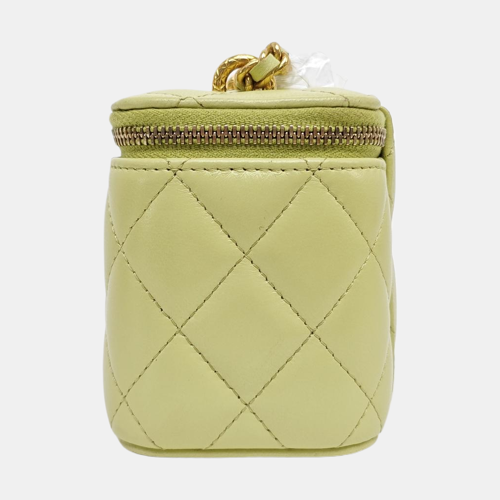 VANITY CASE Small Quilted Lambskin Green