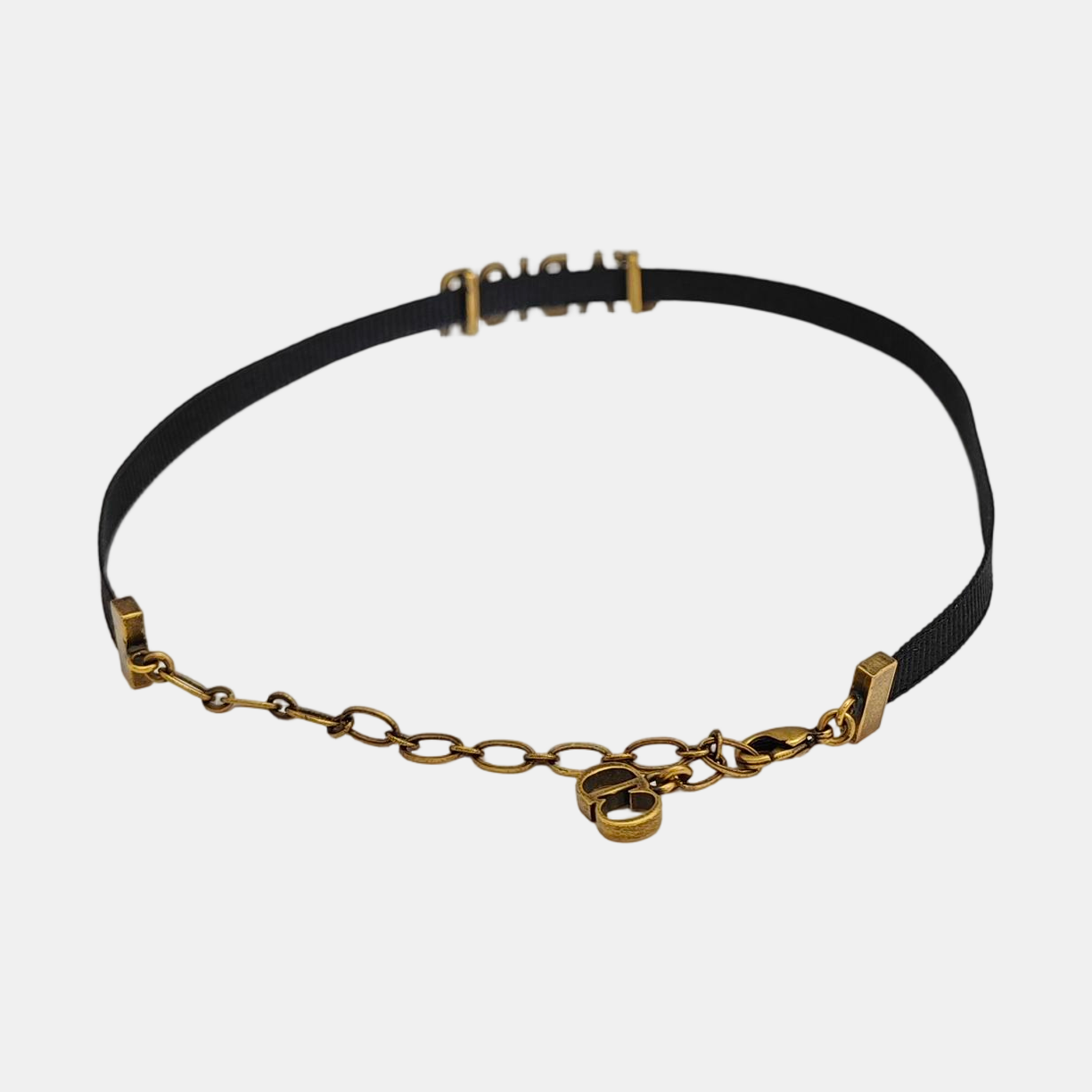J'adior Metal Black Necklace