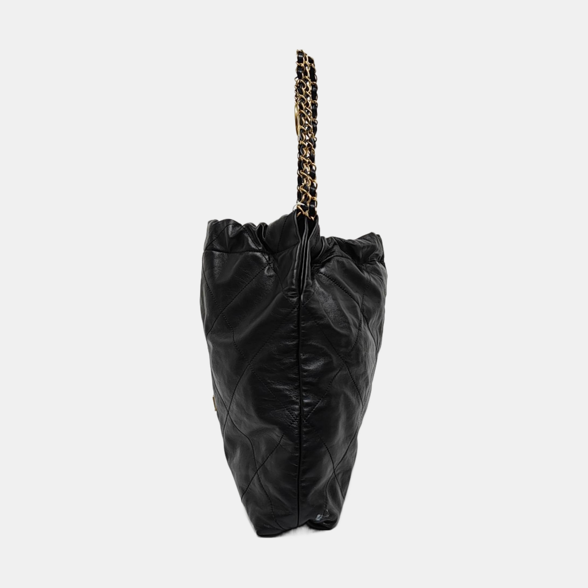 CHANEL 22 Medium Quilted Calfskin Black