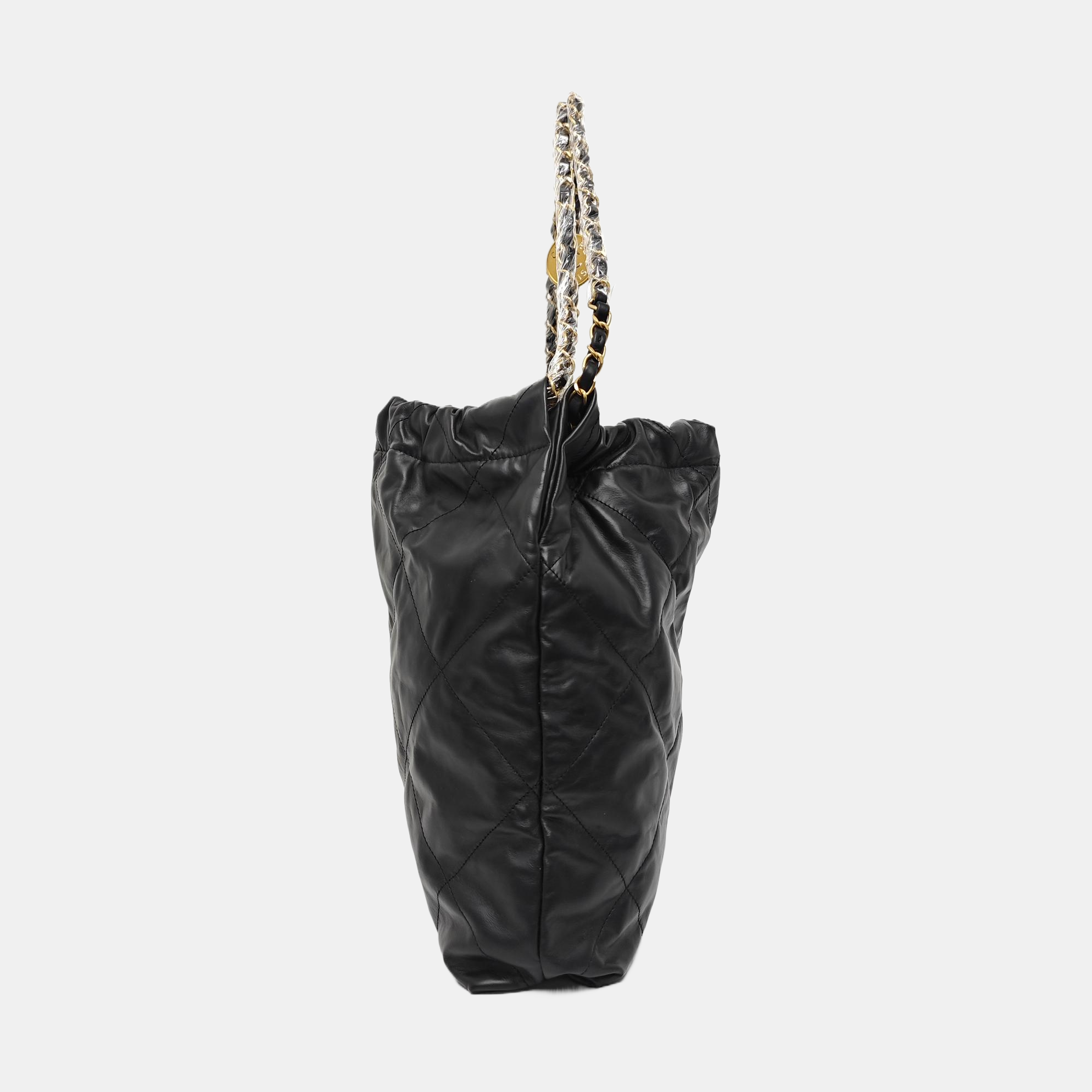 CHANEL 22 Medium Quilted Calfskin Black