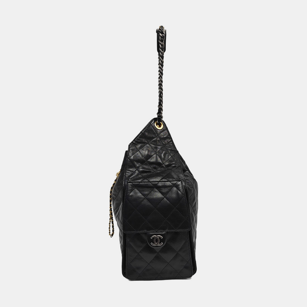CHANEL 25 Medium Quilted Calfskin Black