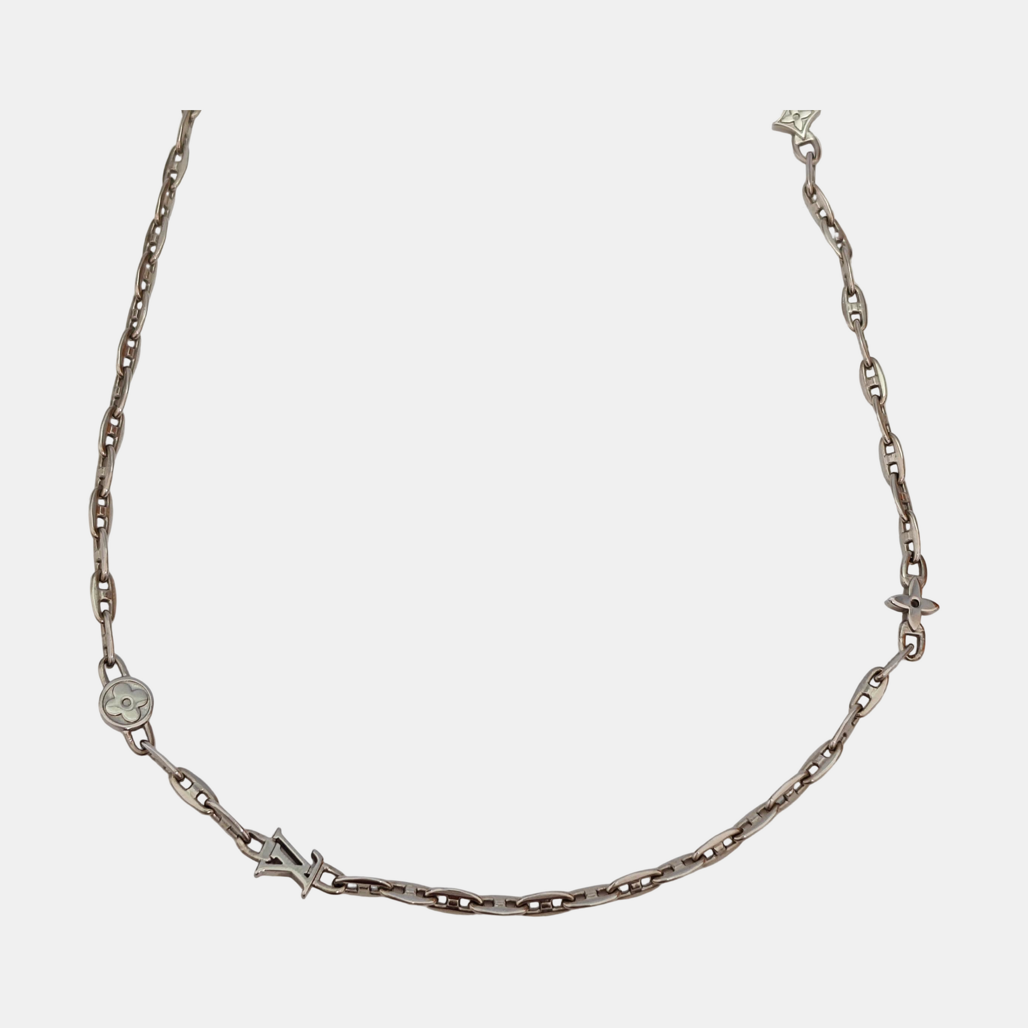Authenticated pre-owned  Silver Tone Metal Silver Necklace - Necklace at Looply