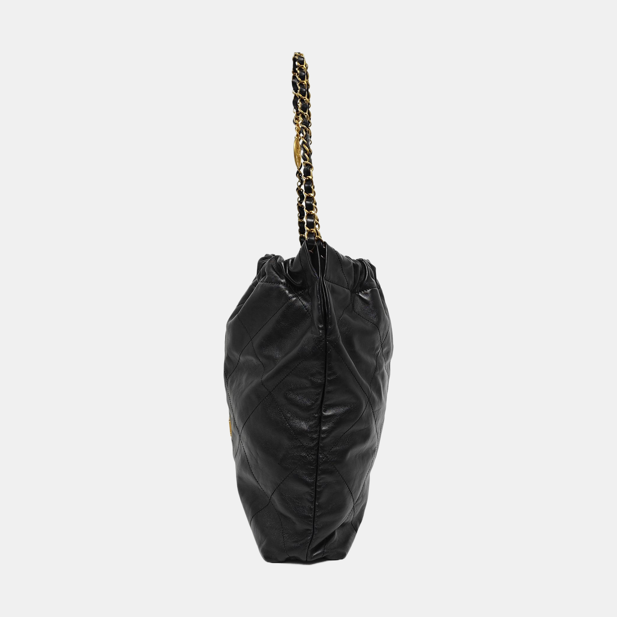 CHANEL 22 Small Quilted Calfskin Black