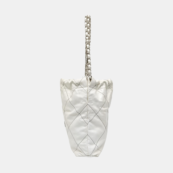 CHANEL 22 Medium Quilted Calfskin White