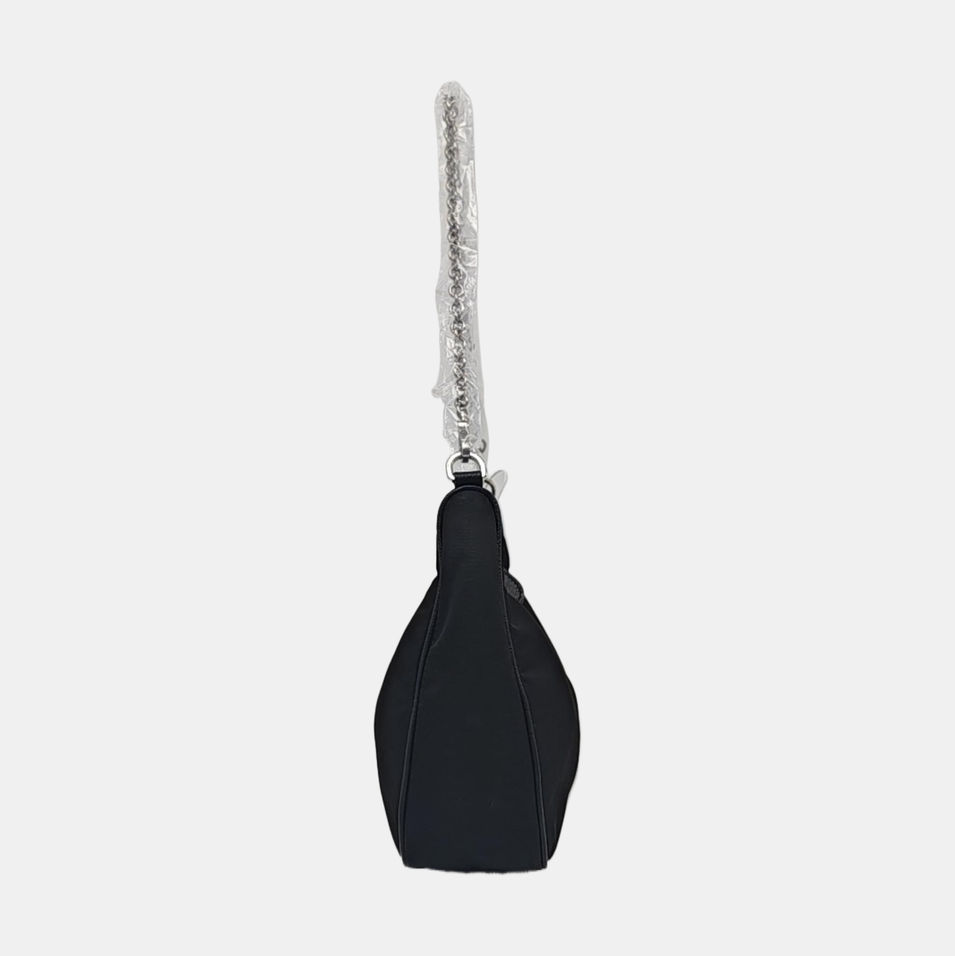 Authenticated pre-owned  Re-Edition2005 Nylon Black - Shoulder Bag at Looply