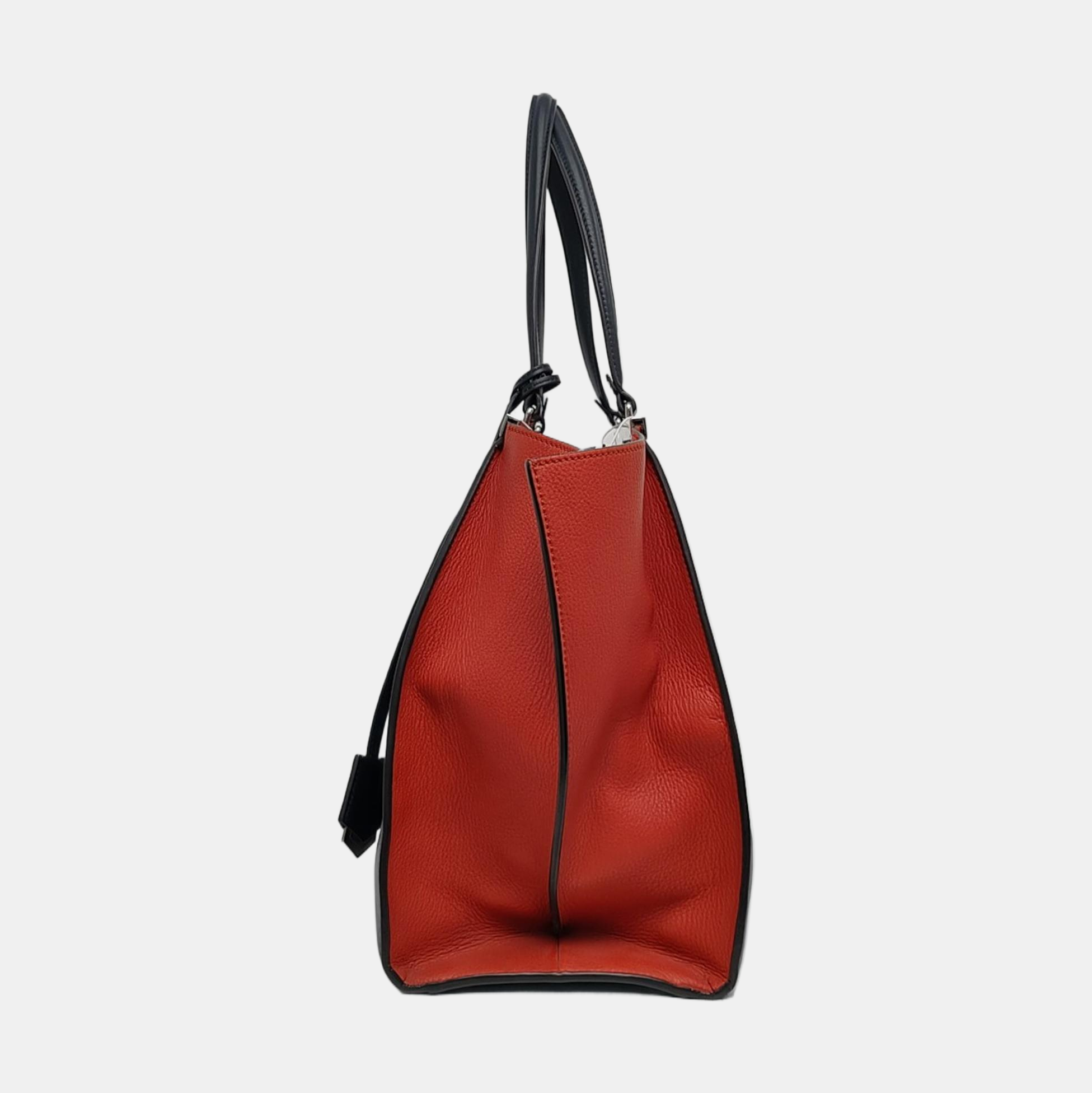 Authenticated pre-owned  3Jours Calfskin Black - Tote Bag at Looply