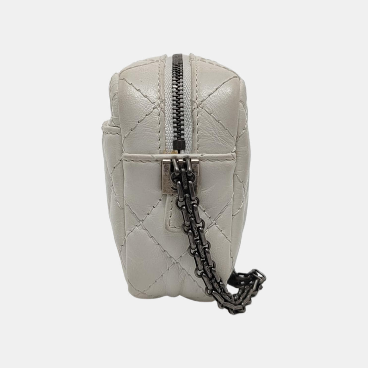 Authenticated pre-owned  2.55 Quilted Calfskin White - Crossbody Bag at Looply