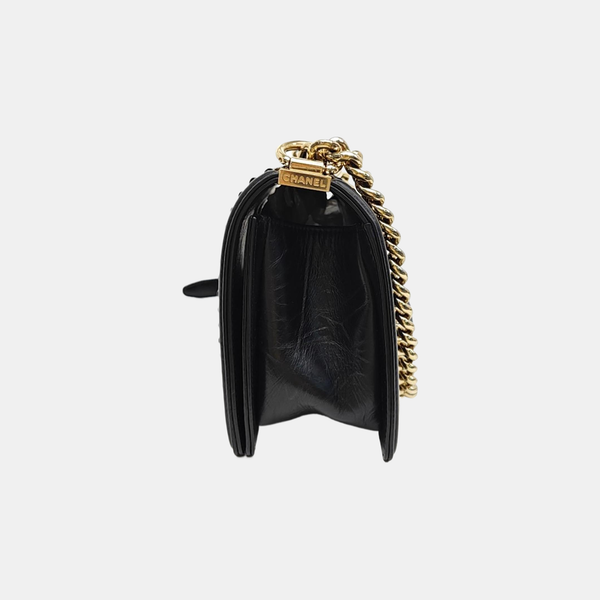 BOY CHANEL Medium Chevron Calfskin Black