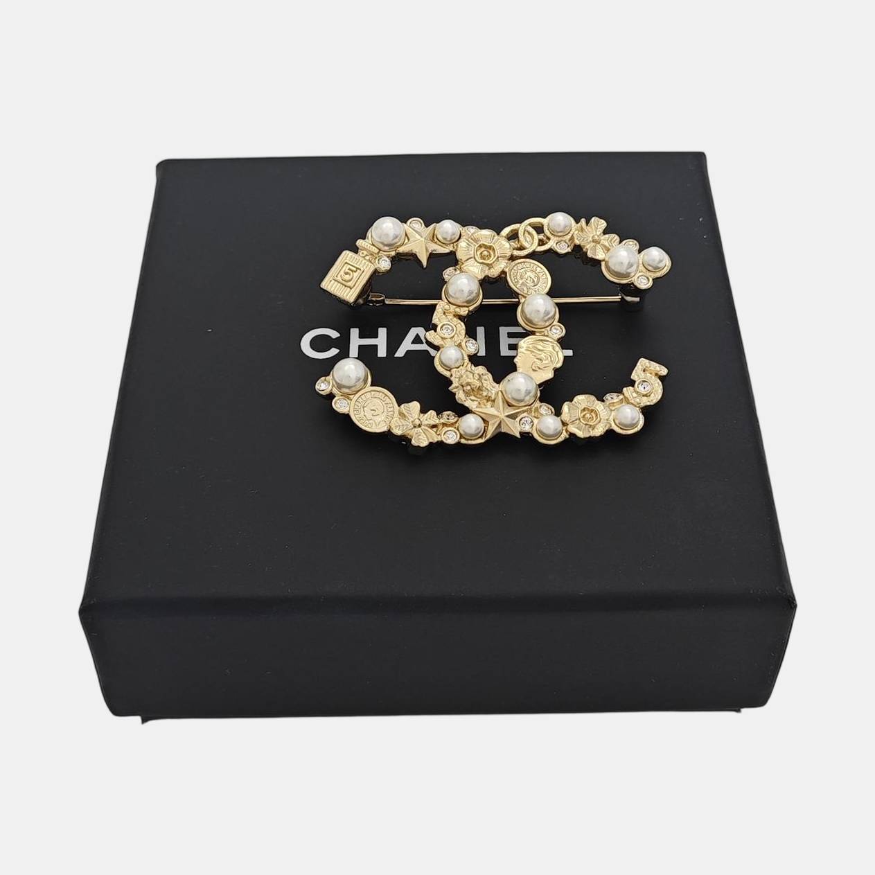 CC Logo Metal Gold Brooch