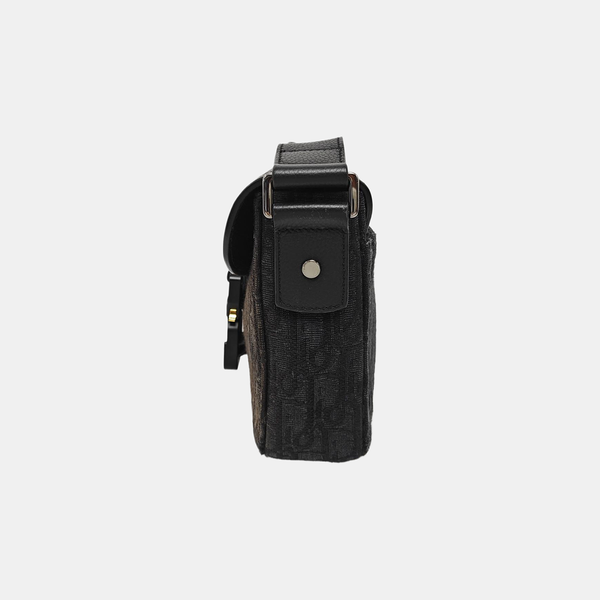 Saddle Small Oblique Canvas Black