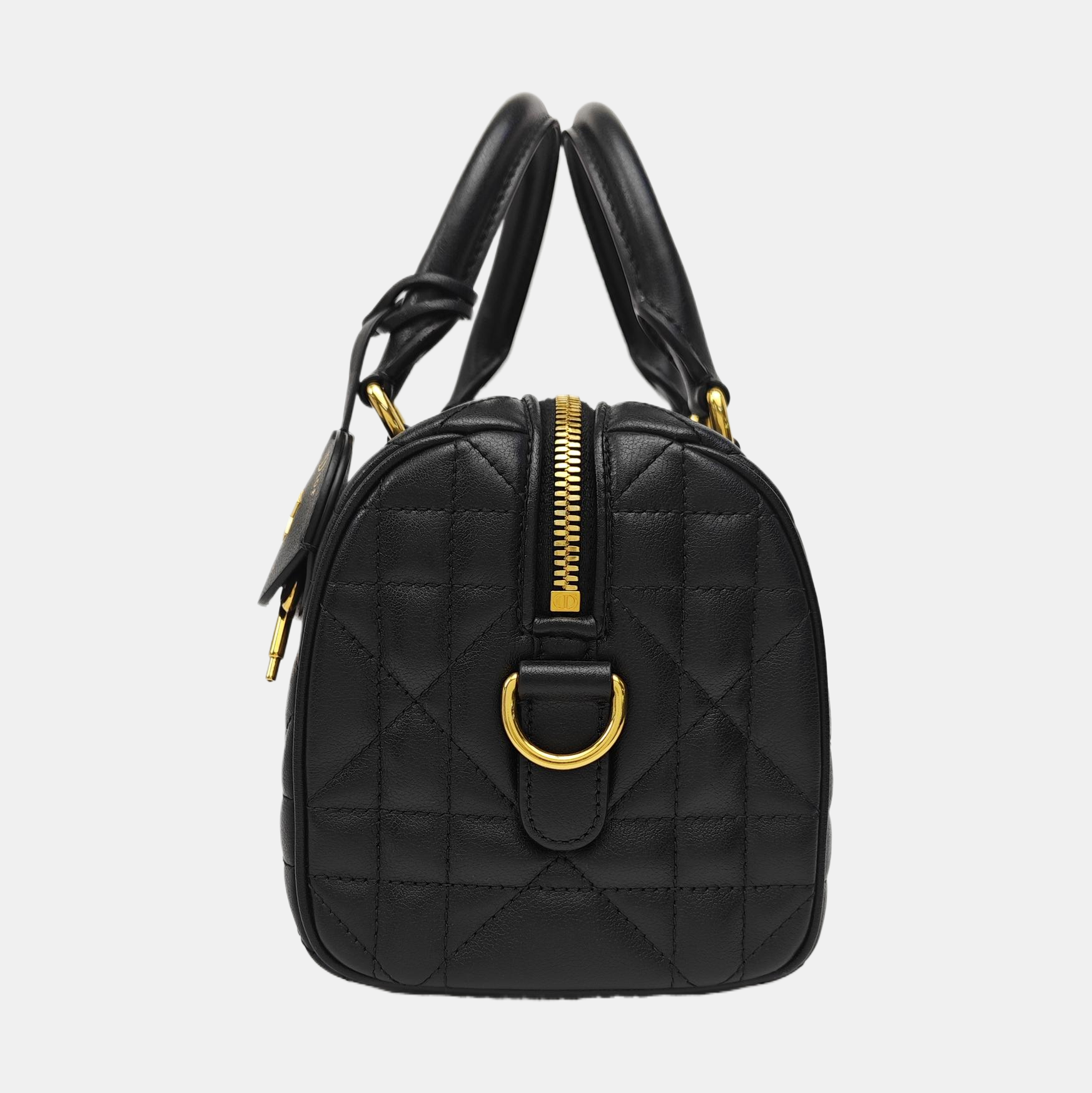 Groove 16 Cannage Calfskin Black