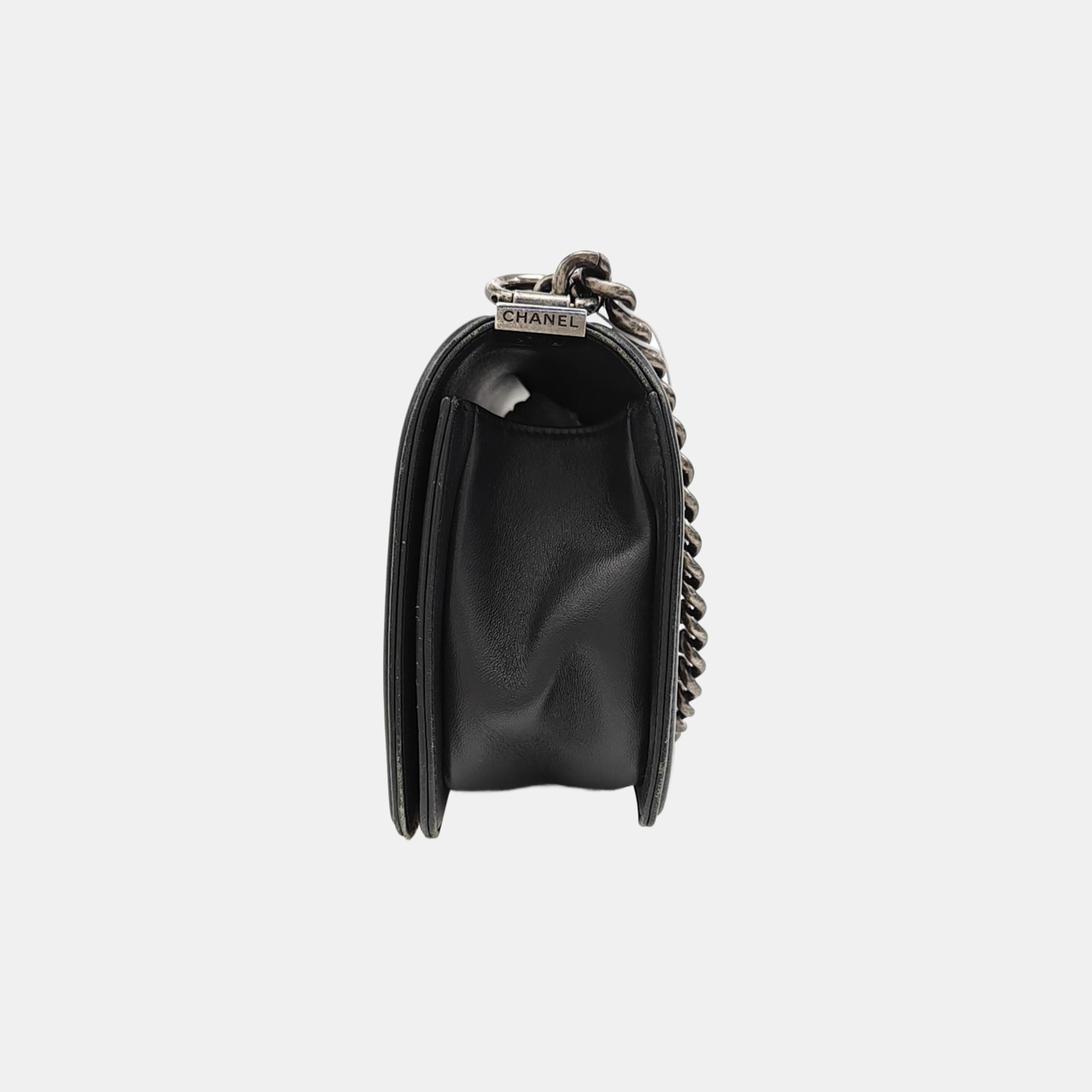 BOY CHANEL Medium Chevron Lambskin Black
