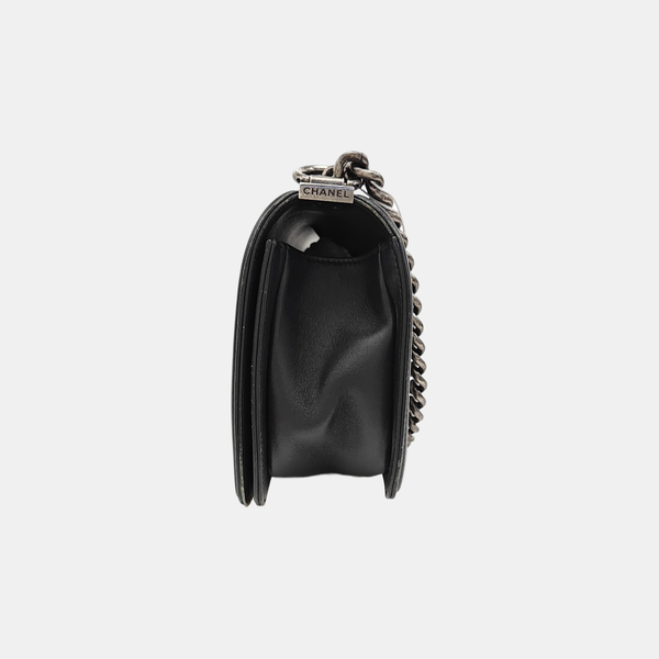 BOY CHANEL Medium Chevron Lambskin Black