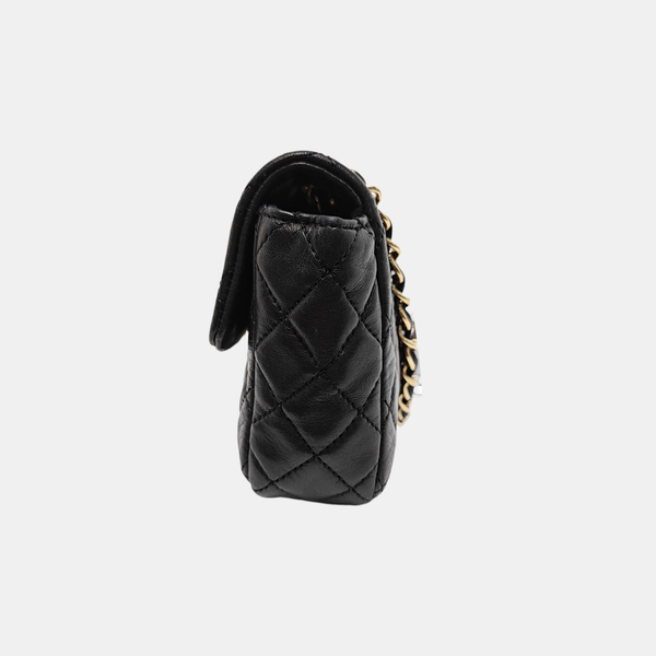Authenticated pre-owned  CLASSIC FLAP Quilted Lambskin Black - Shoulder Bag at Looply