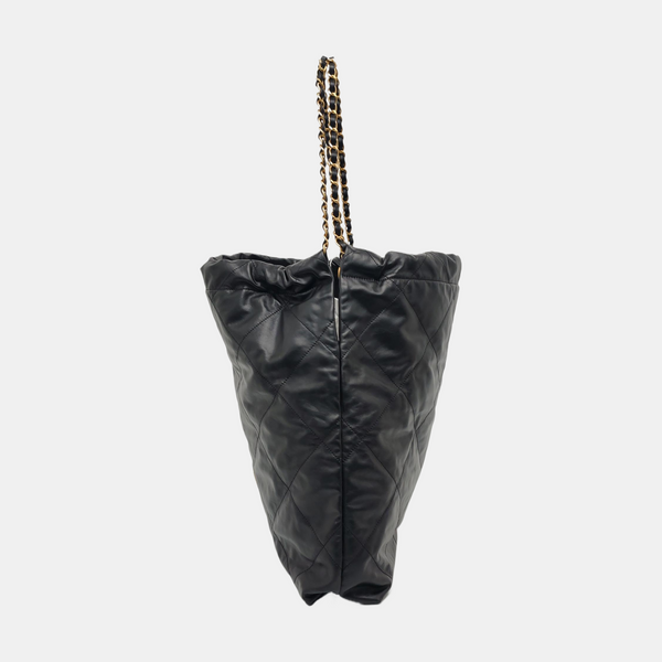 CHANEL 22 Medium Quilted Calfskin Black