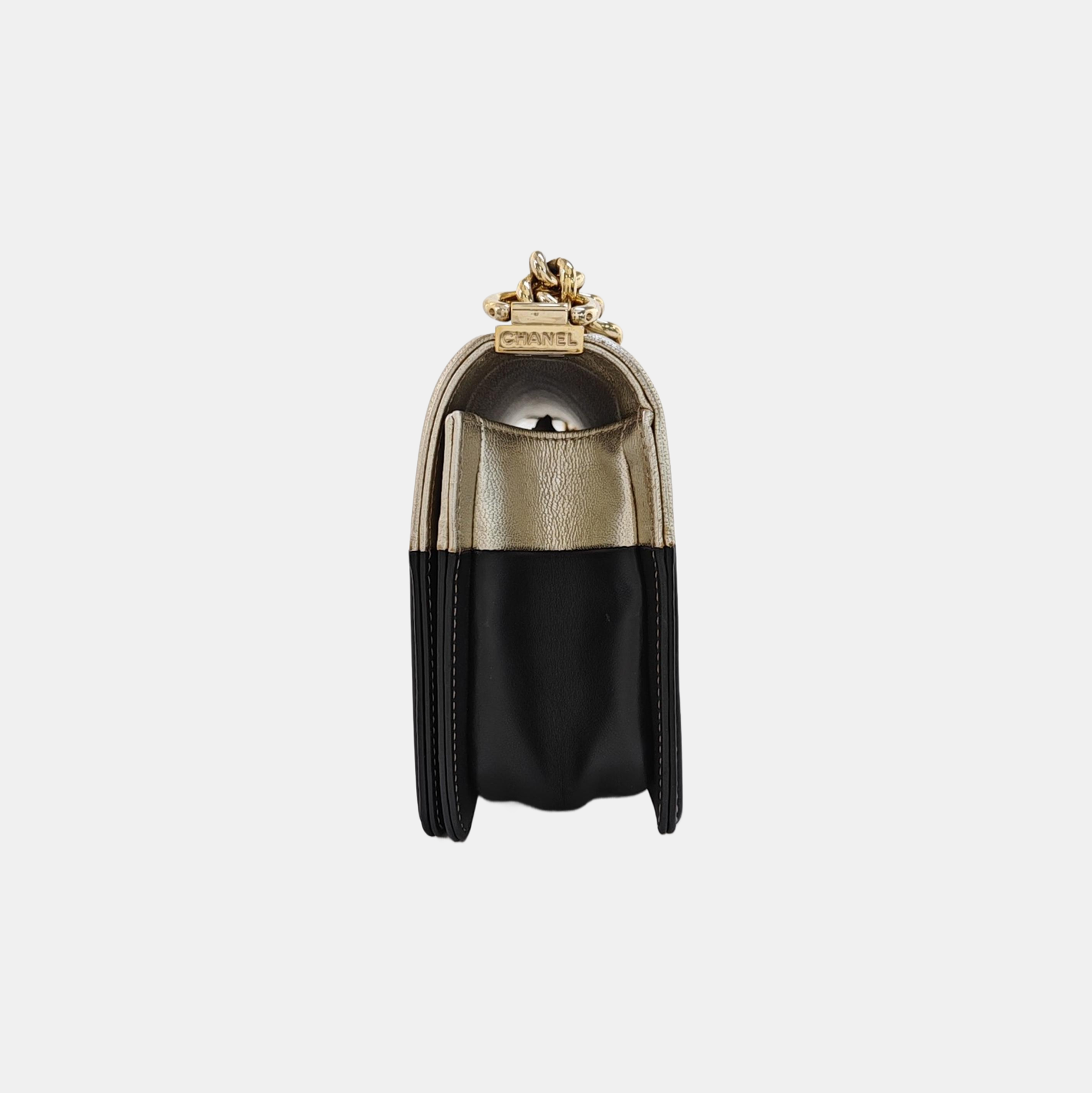 Authenticated pre-owned  BOY CHANEL Medium Calfskin Black - Crossbody Bag at Looply