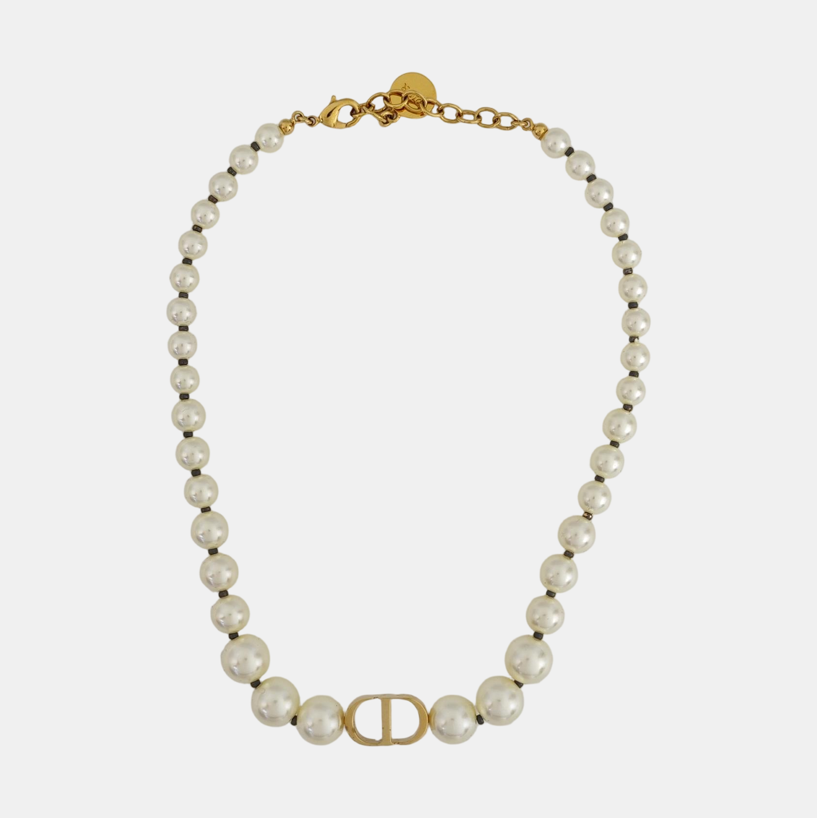 30 Montaigne Metal White Necklace