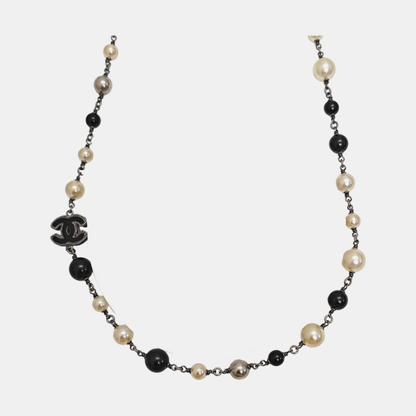 Faux Pearl White Necklace