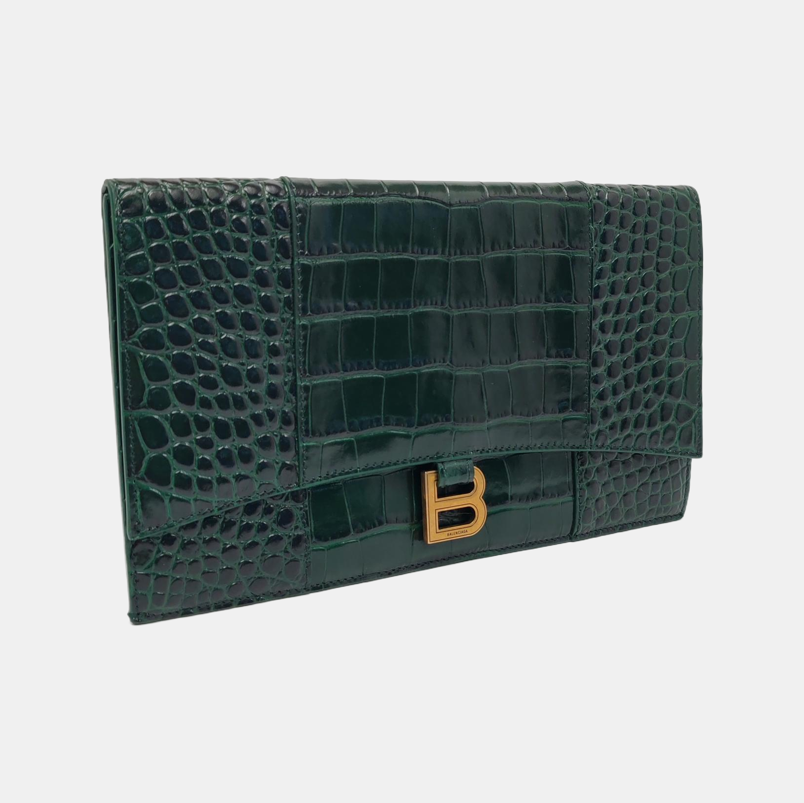 Authenticated pre-owned  Hourglass Calfskin Green - Clutch at Looply