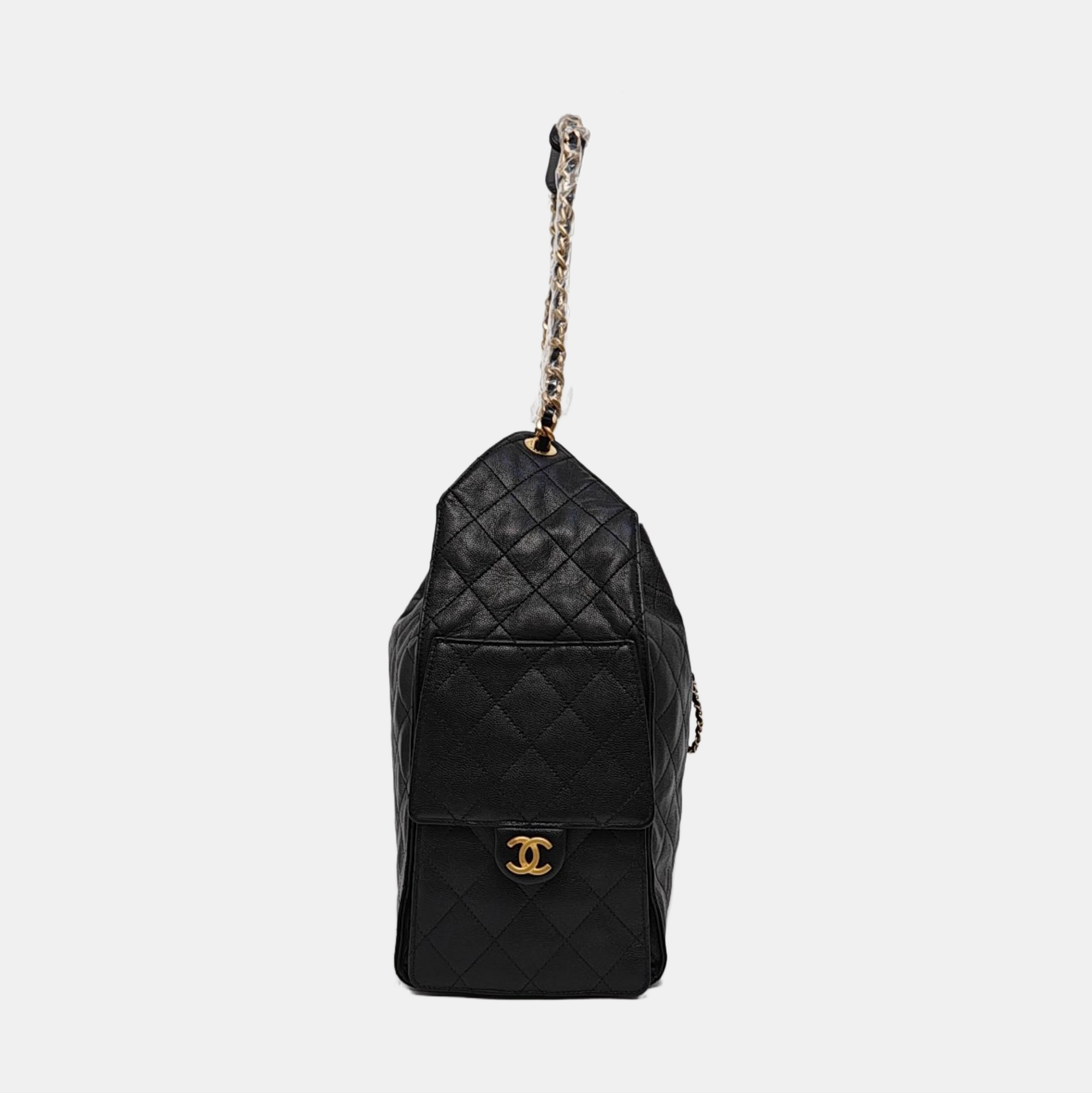 CHANEL 25 Medium Quilted Grained Calfskin Black