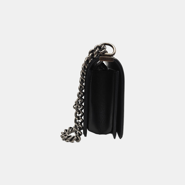 BOY CHANEL Medium Quilted Calfskin Black
