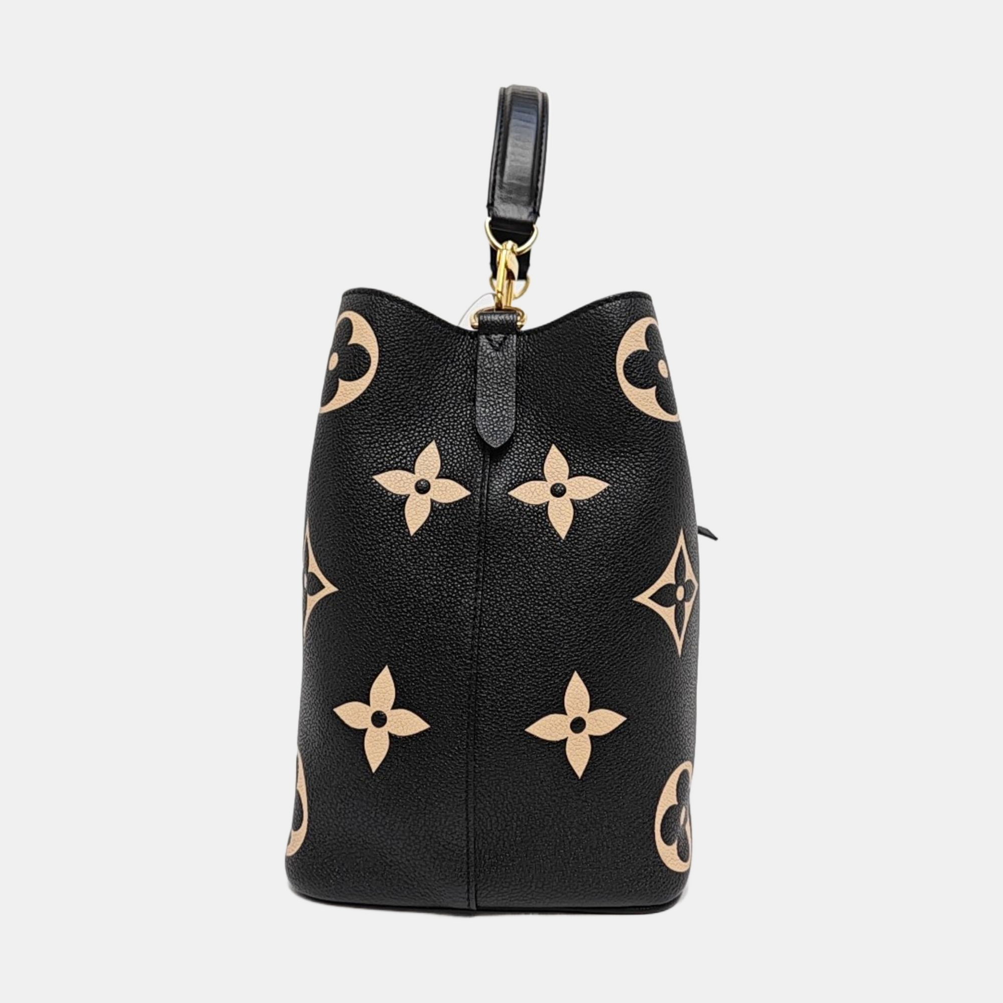 NÉONOÉ MM Calfskin Black