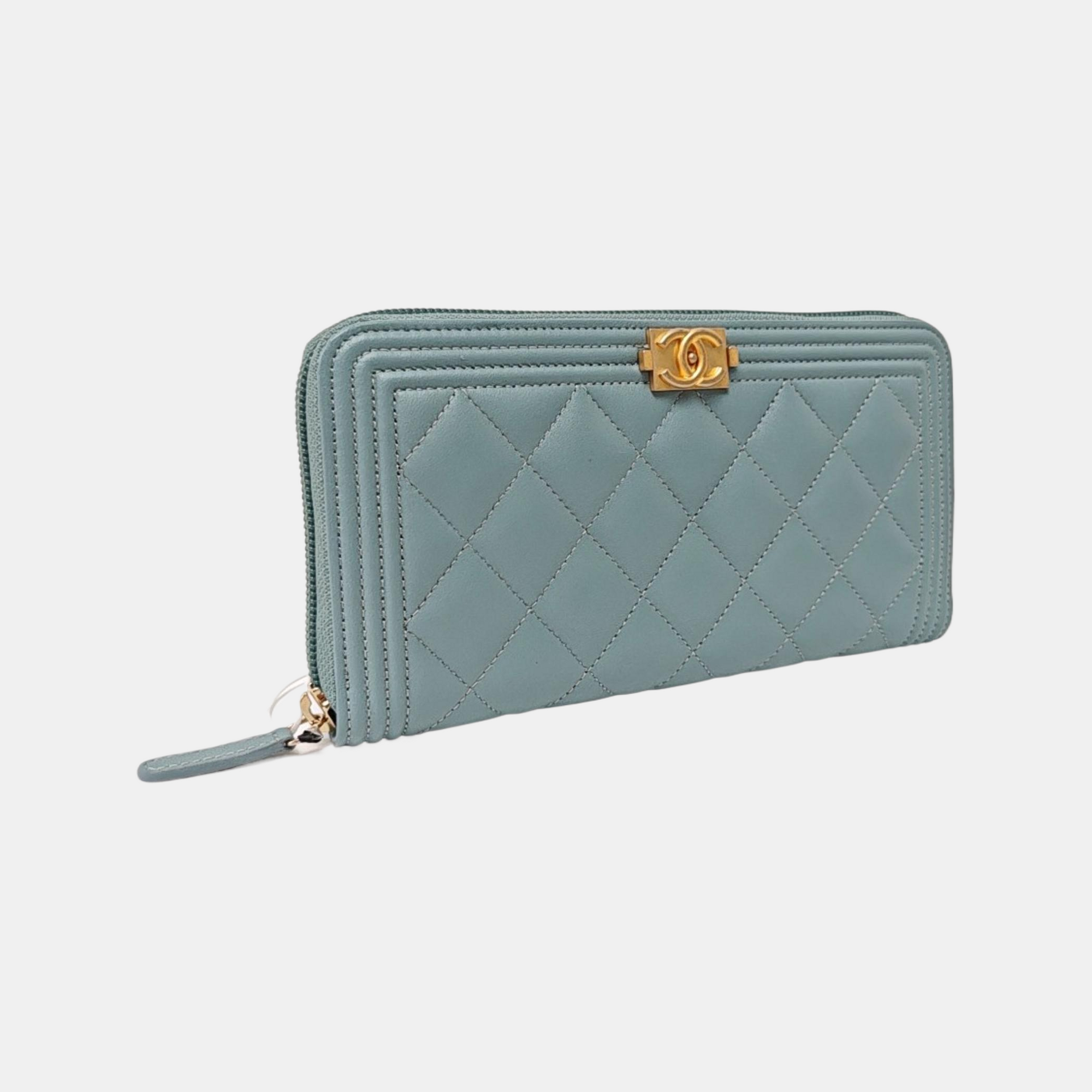 Authenticated pre-owned  BOY CHANEL Quilted Lambskin Blue - Clutch at Looply