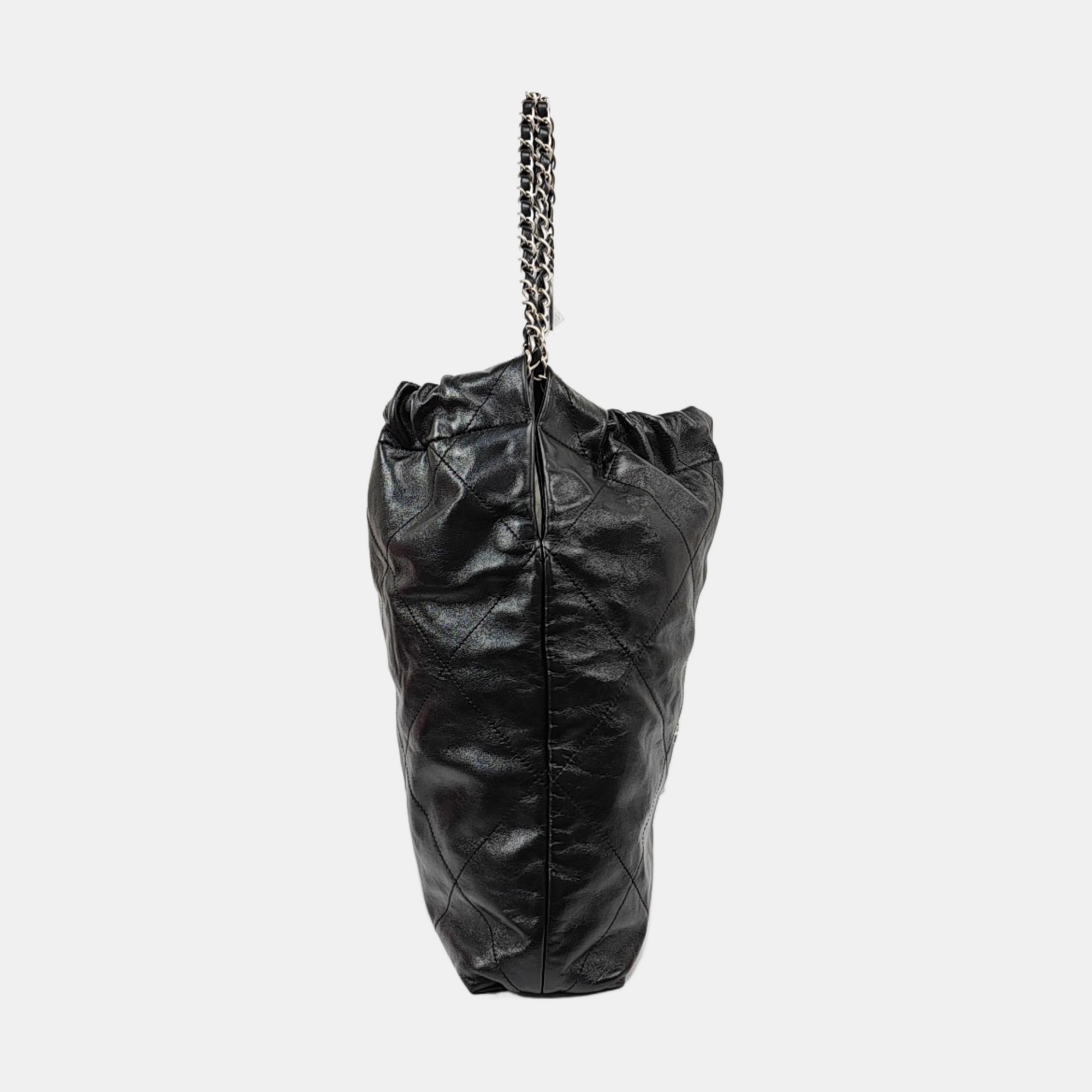 CHANEL 22 Medium Quilted Calfskin Black
