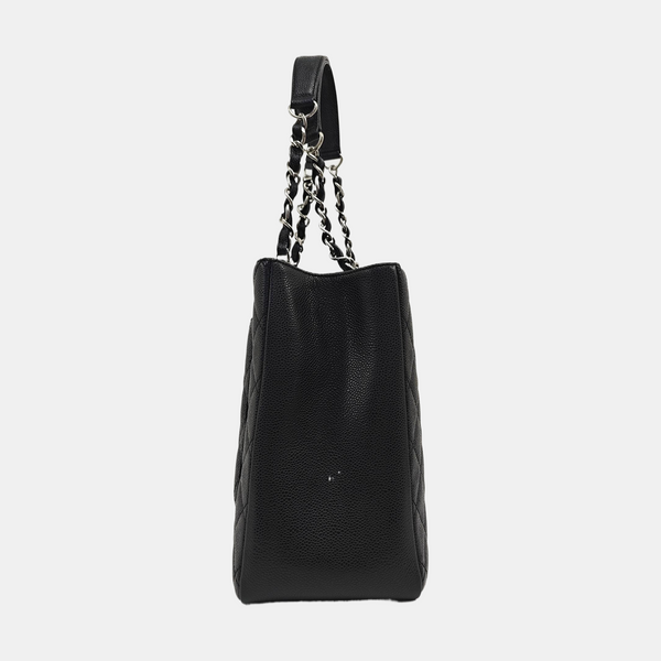 CHANEL GST Grande Piel de Becerro Granulada Acolchada Negra
