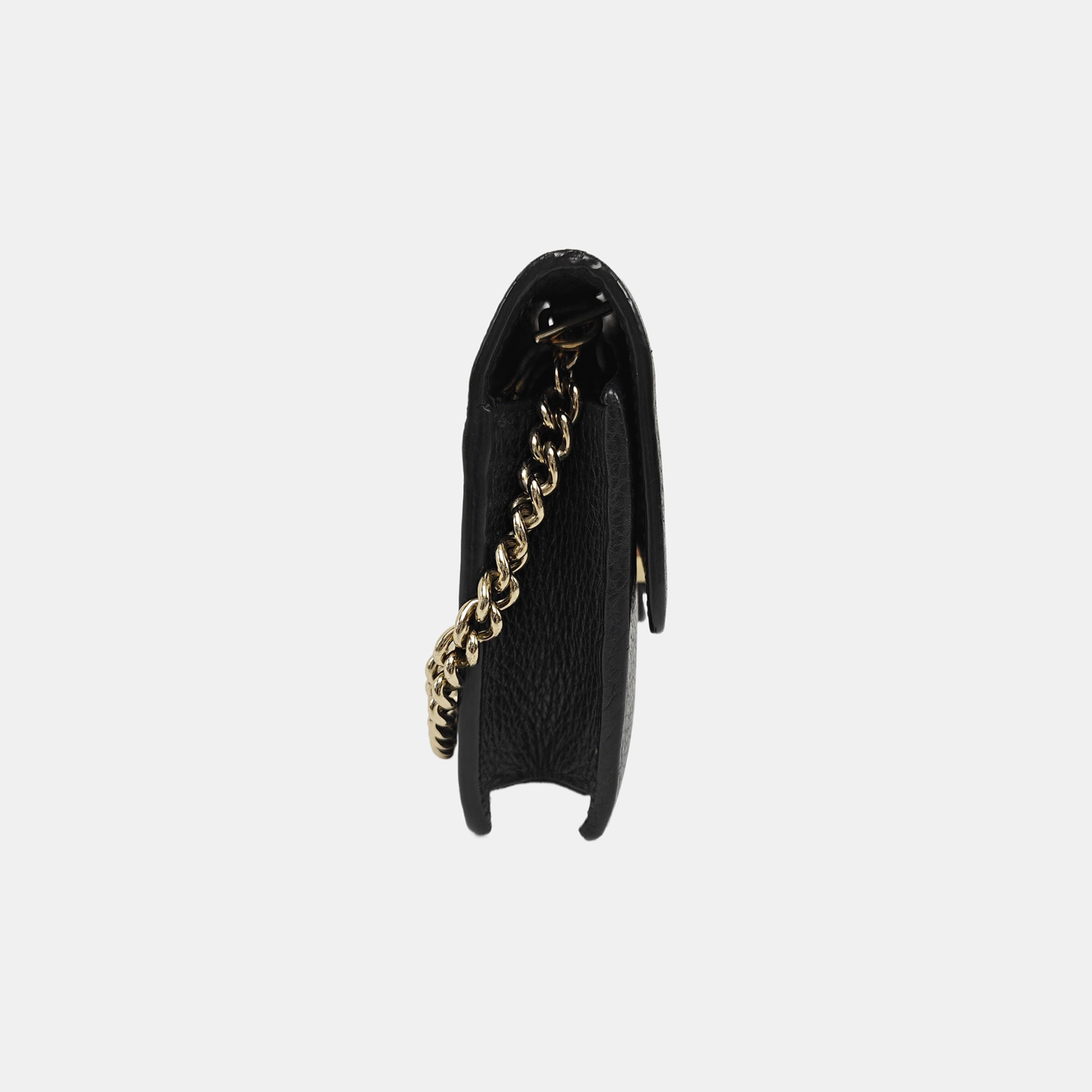 Authenticated pre-owned  Interlocking G Calfskin Black - Shoulder Bag at Looply