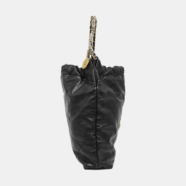 CHANEL 22 Medium Quilted Calfskin Black