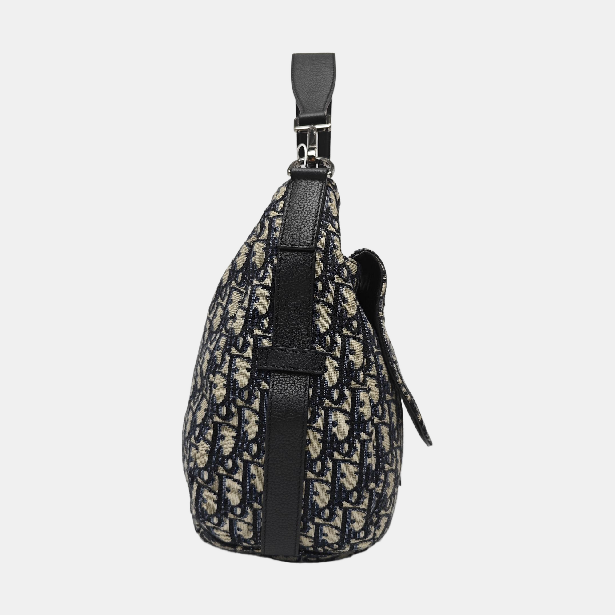 Saddle Oblique Canvas Black